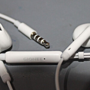 "Gionee Handsfree 100% original earbuds with cable, black"